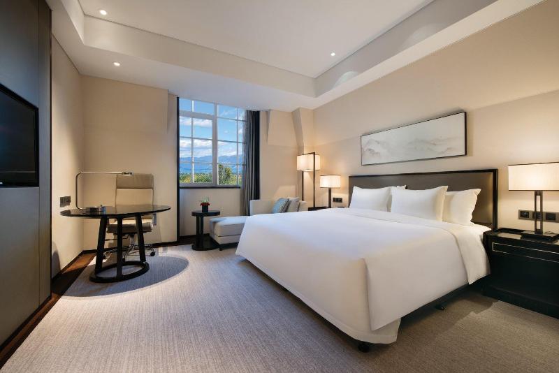 キングサイズベッドのスタンダードルーム, Crowne Plaza Huailai By Ihg