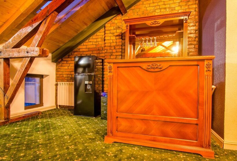 豪华房间, Jmr Royal