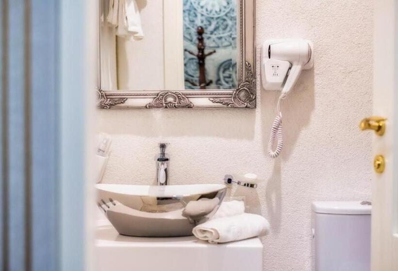 带大床的套房, Jmr Royal