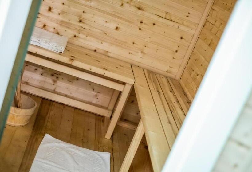 带大床的套房, Jmr Royal