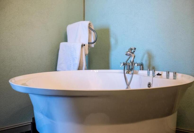 带大床的套房, Jmr Royal