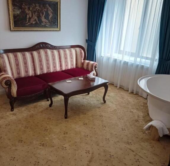 豪华套房, Jmr Royal