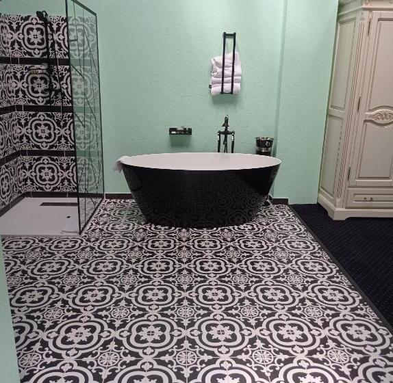 豪华房间, Jmr Royal