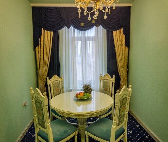 豪华房间, Jmr Royal