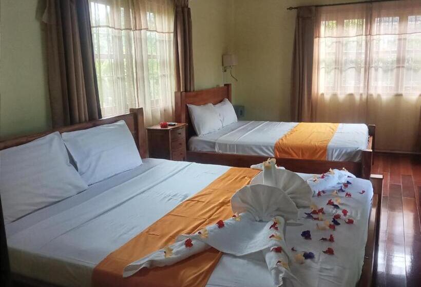 بانگلوی استاندارد, La Digue Holiday Villa