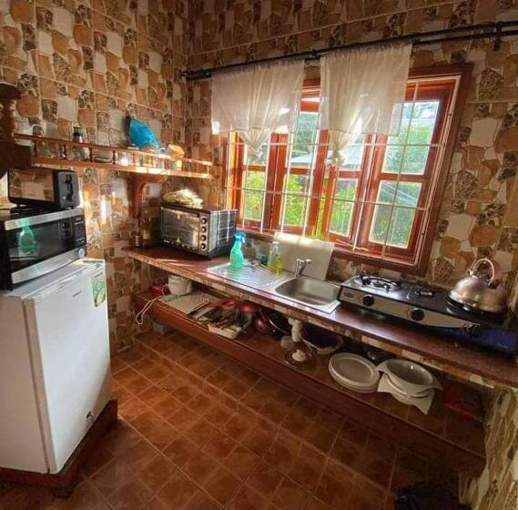 بانگلوی استاندارد, La Digue Holiday Villa