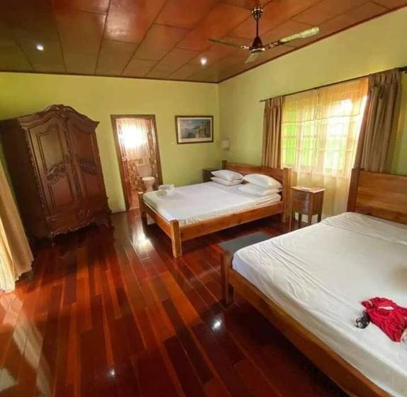 بانگلوی استاندارد, La Digue Holiday Villa