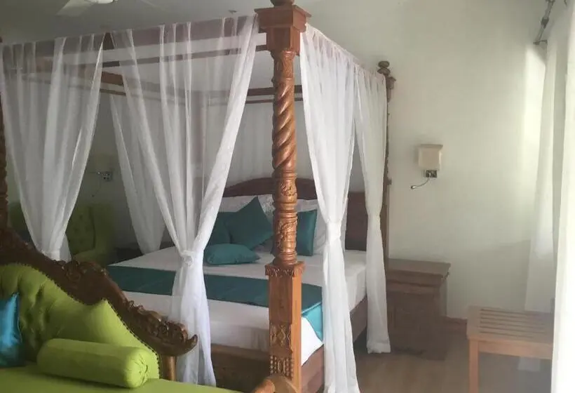اتاق لوکس با تخت بزرگ, La Digue Holiday Villa