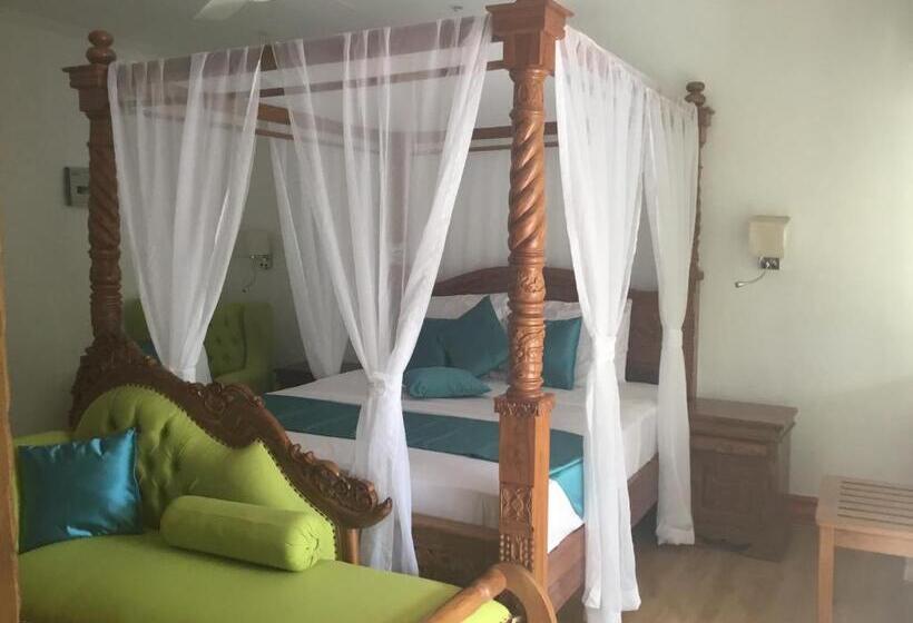 اتاق لوکس با تخت بزرگ, La Digue Holiday Villa