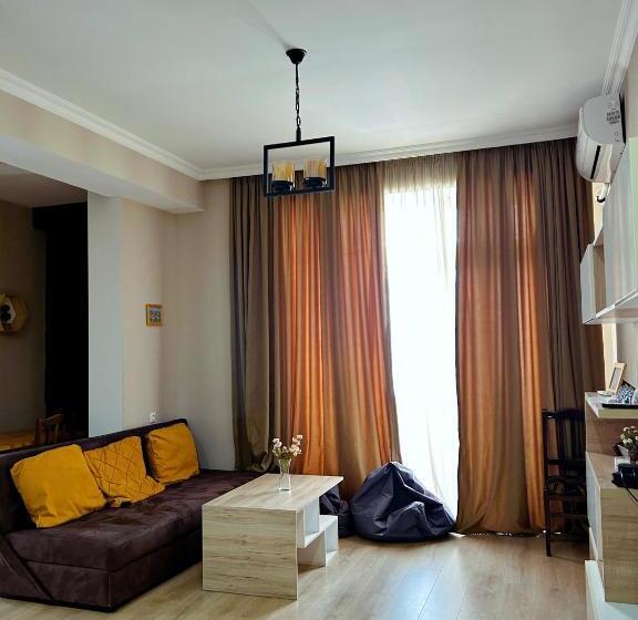 آپارتمان سوپریور 1 خوابه, Vazi Apart