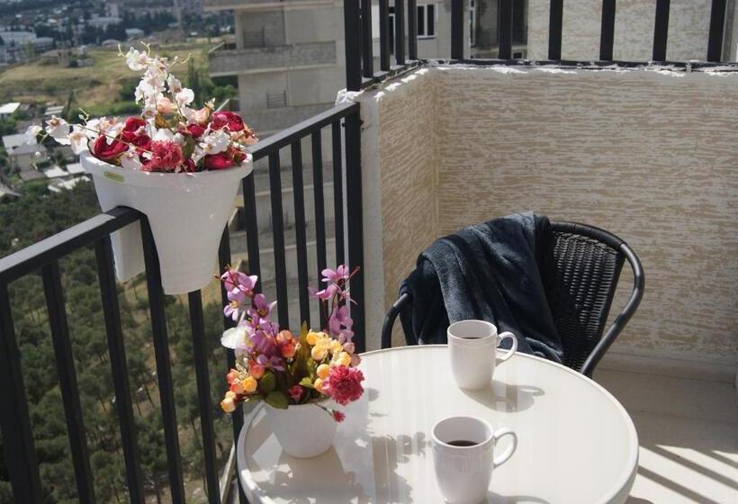 آپارتمان 1 خوابه با چشم‌انداز باغ, Vazi Apart