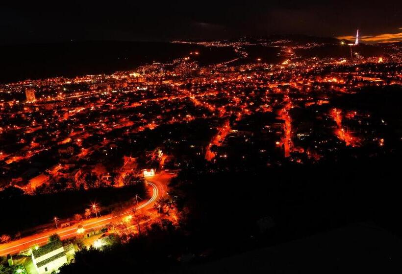 آپارتمان 2 خوابه, Vazi Apart