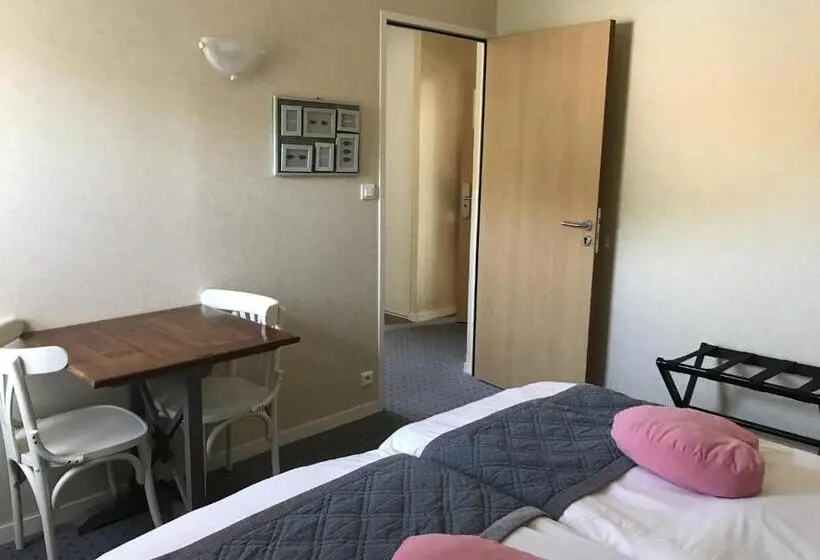 スタンダード４人部屋, Logis Auberge De Carolles