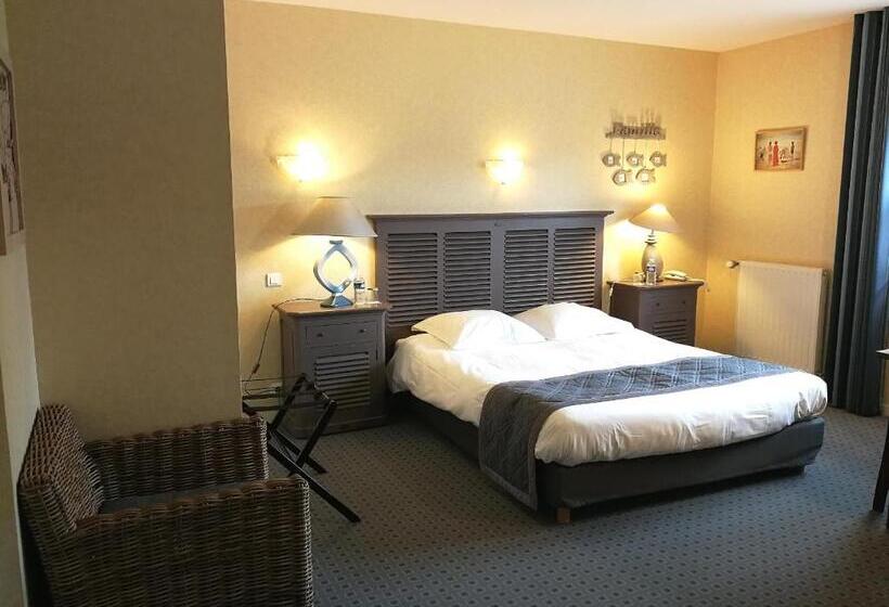 חדר סטנדרט לארבעה, Logis Auberge De Carolles