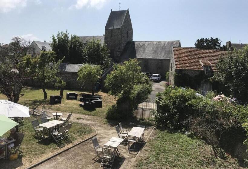 חדר סופריור נוף לגינה, Logis Auberge De Carolles