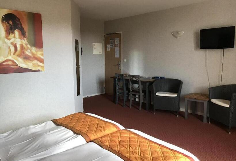 Номер Superior Вид на Сад, Logis Auberge De Carolles