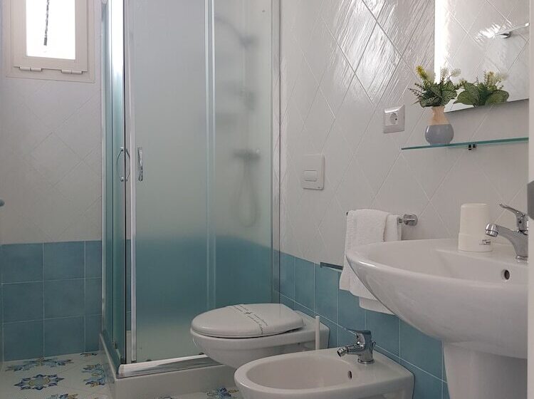 חדר סטנדרט לשלושה, B&b Riva Delle Donne