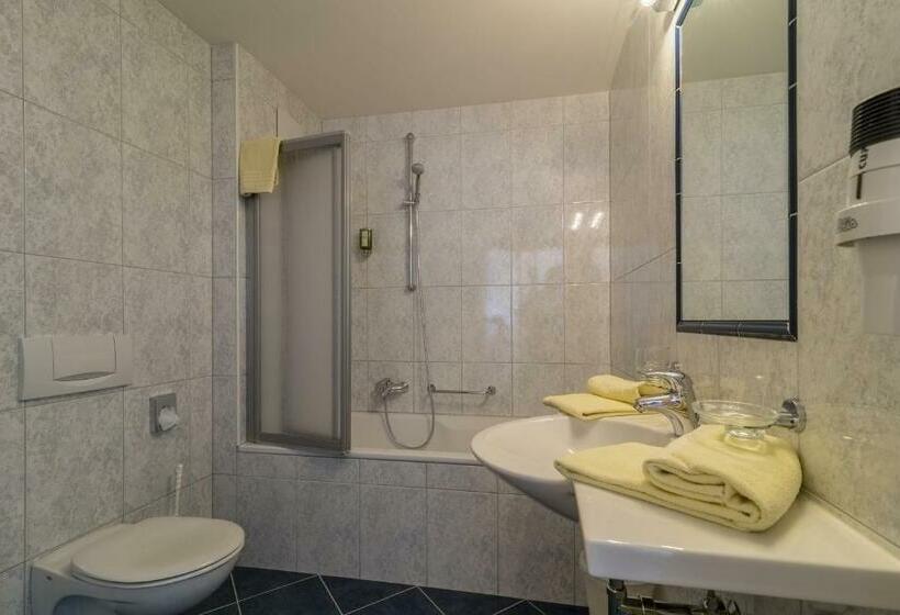 标准间带阳台, Garni Chasa Nova