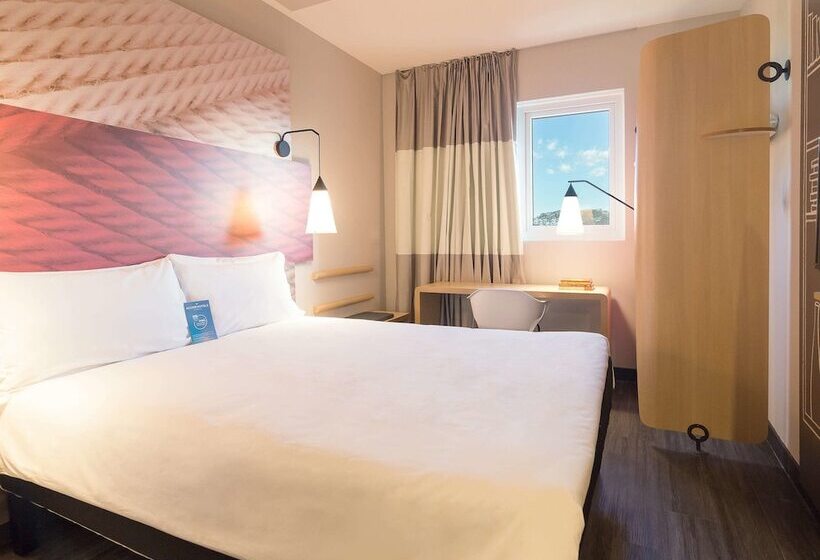 דירת חדר, Ibis Erechim