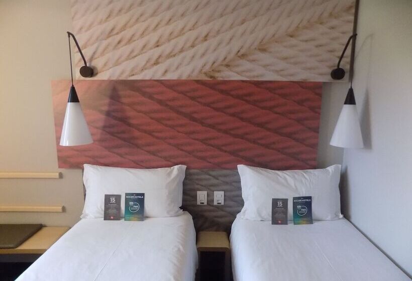 דירת חדר, Ibis Erechim