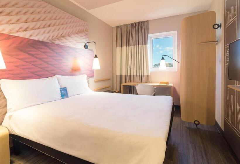 דירת חדר, Ibis Erechim