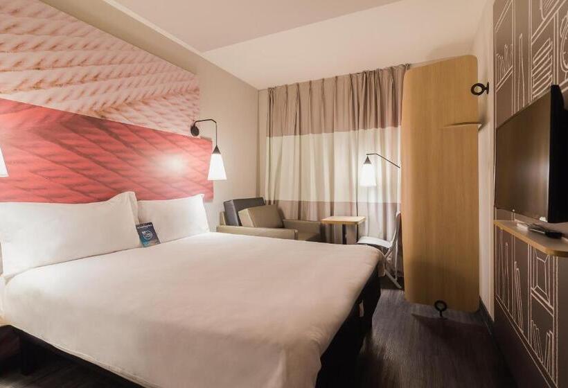 דירת חדר, Ibis Erechim