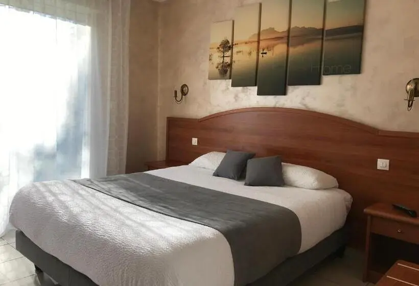 Standard-huone Puutarhanäkymä, Logis Hostellerie Le Chatel Nangis