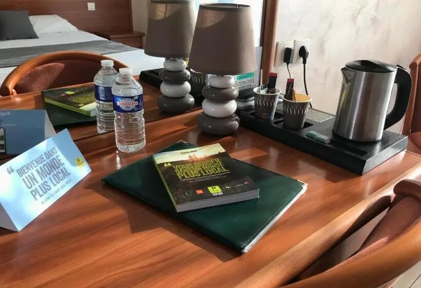 Standard-huone Puutarhanäkymä, Logis Hostellerie Le Chatel Nangis