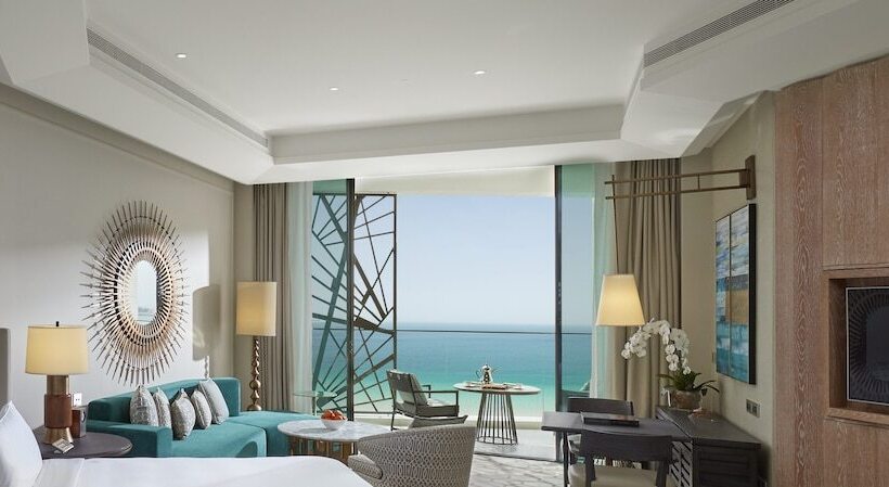 Номер Deluxe Вид на Море, Mandarin Oriental Jumeira Dubai