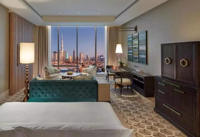 Club Room King Bed