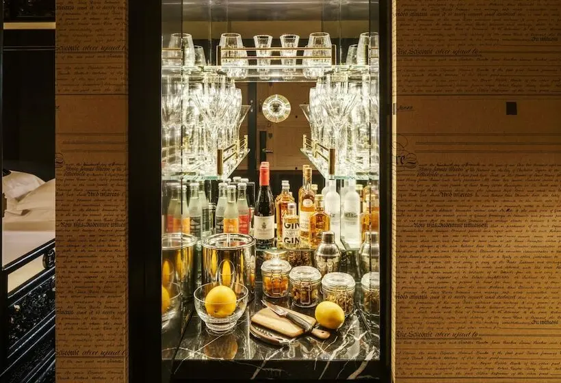 Club Room