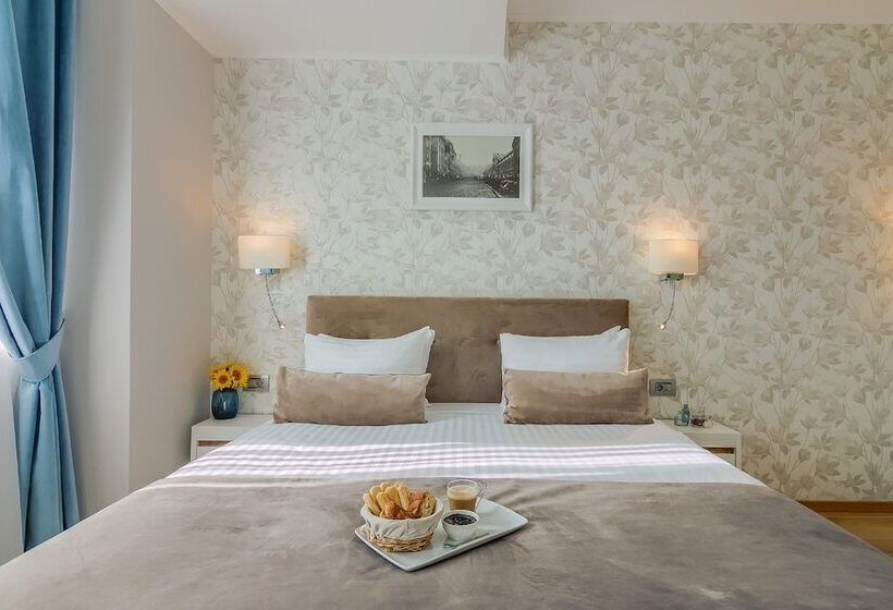اتاق لوکس, New Era Hotel Old Town Bucharest Parking With Fee Nearby