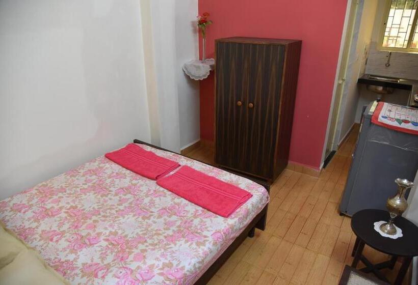 이코노미 룸, Niki Guest House