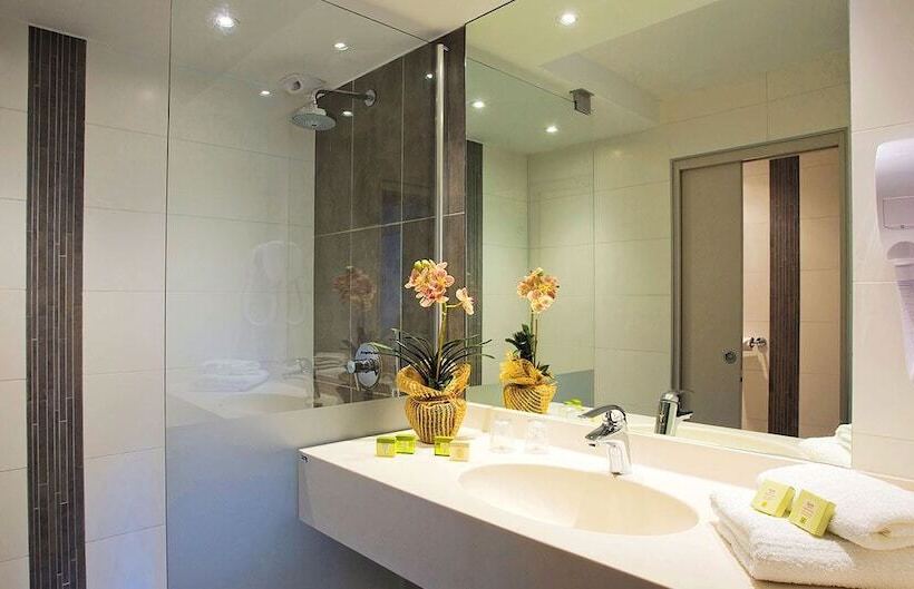 חדר אקזקיוטיב, Relais De L'abbaye