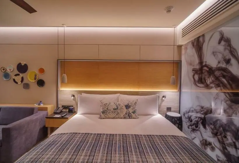 キングサイズベッドのデラックスルーム, Renaissance Cancun Resort & Marina