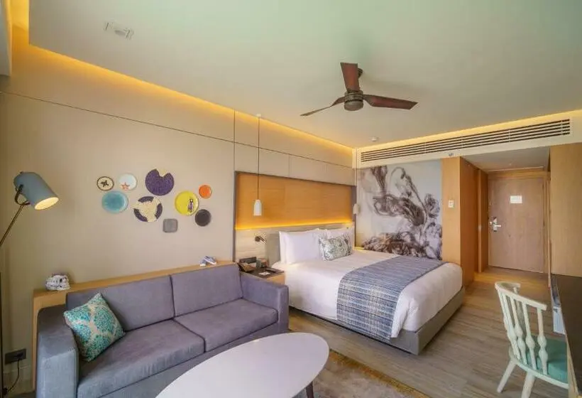 キングサイズベッドのデラックスルーム, Renaissance Cancun Resort & Marina