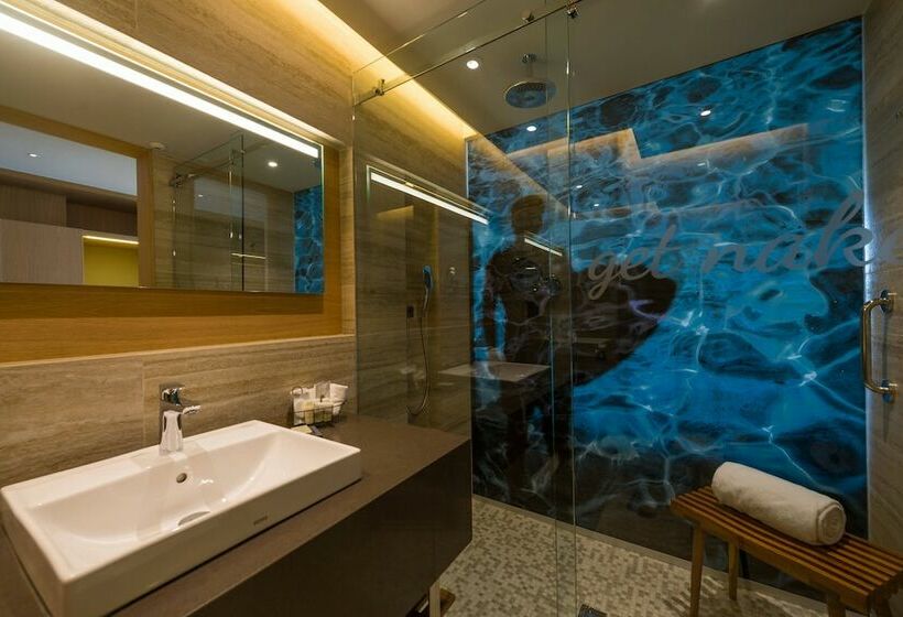 Номер Стандарт Двуспальная Кровать с Видом, Renaissance Cancun Resort & Marina