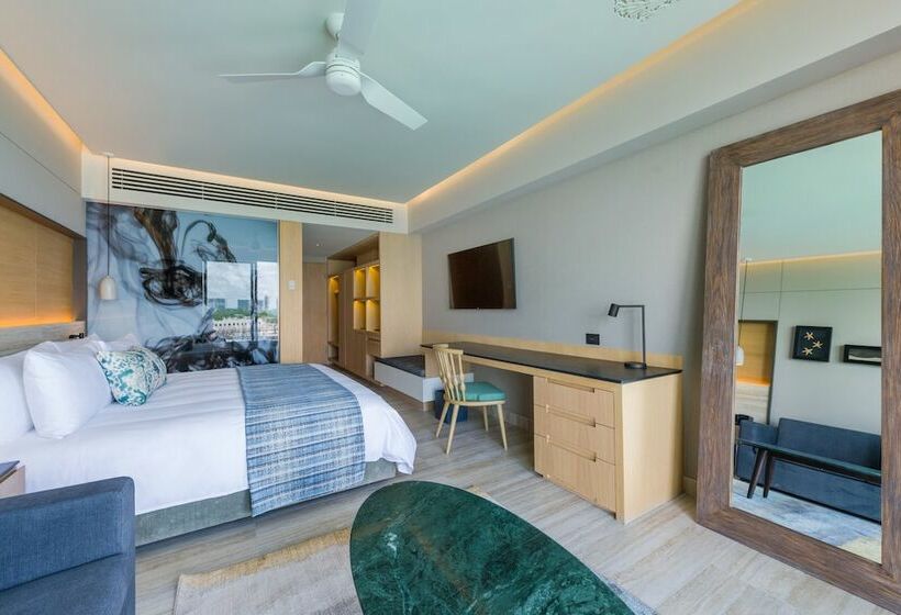 חדר סטנדרט מיטה זוגית נוף לים, Renaissance Cancun Resort & Marina