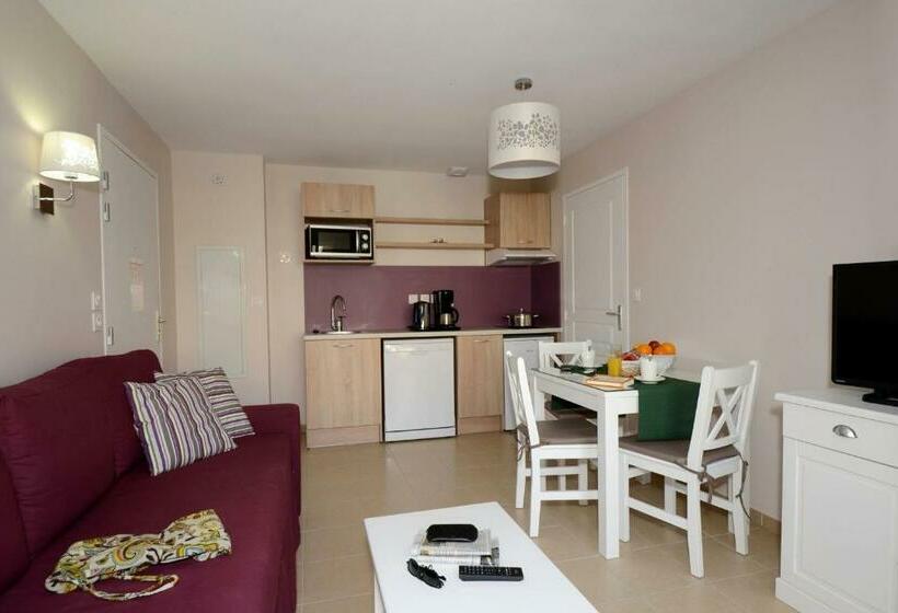 Апартаменты 1 Спальня с Террасой, Residence Odalys Le Mas Des Alpilles