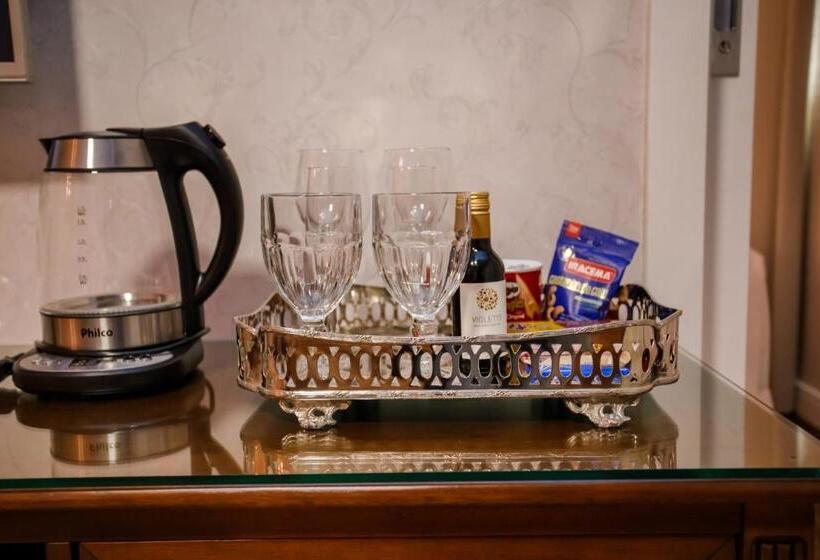 Люкс, Sofistic