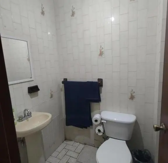 استودیوی استاندارد, Santafe Suites