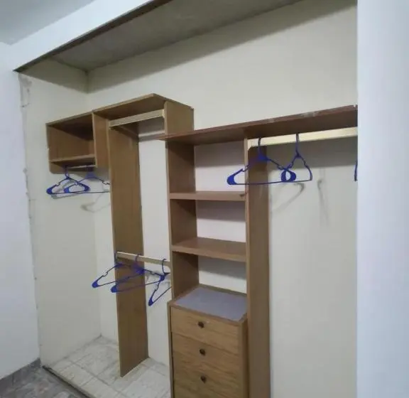 استودیوی لوکس, Santafe Suites