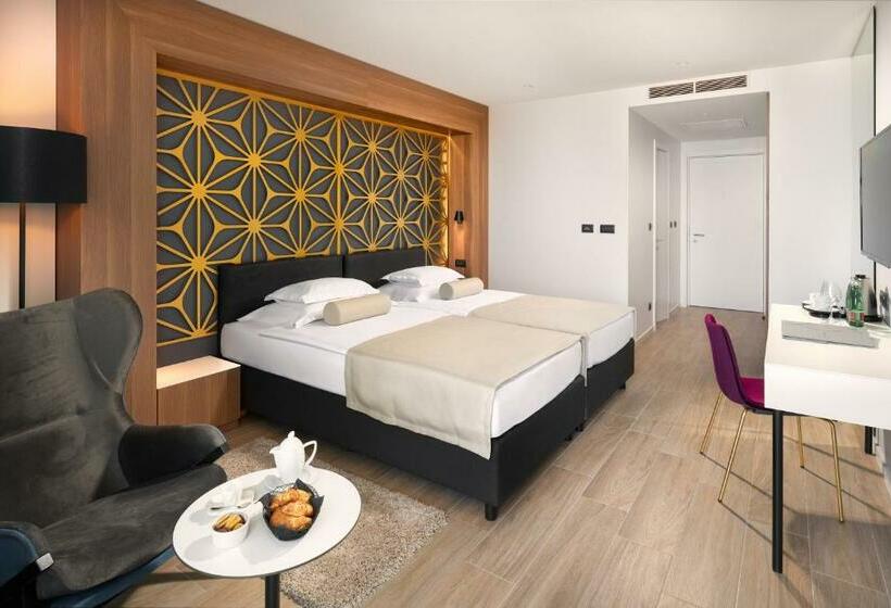 Quarto Estandar, Amphora