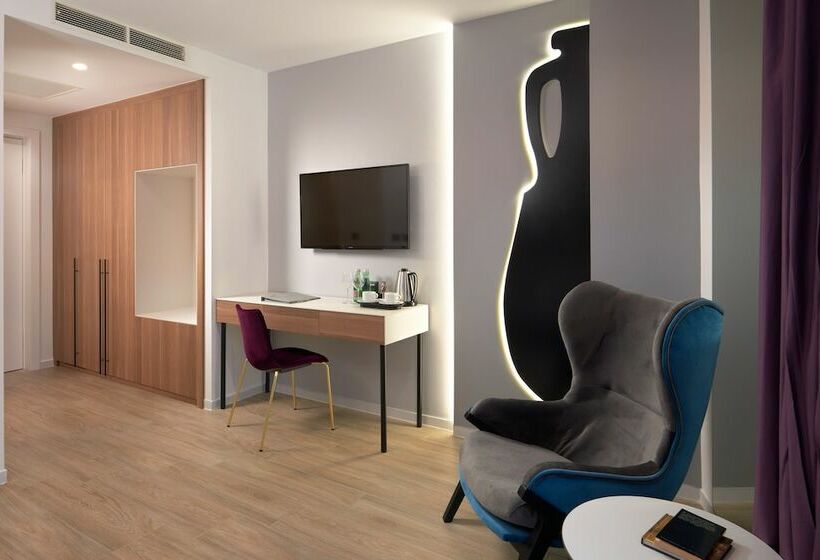 Quarto Estandar, Amphora