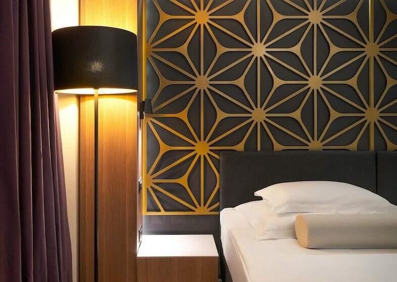 Quarto Estandar, Amphora