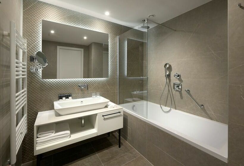 Suíte Executivo, Amphora