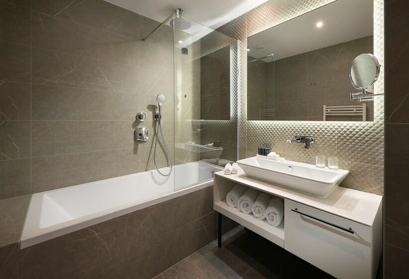 Suíte Executivo, Amphora