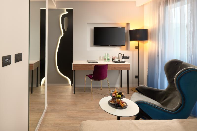 Quarto Estandar, Amphora