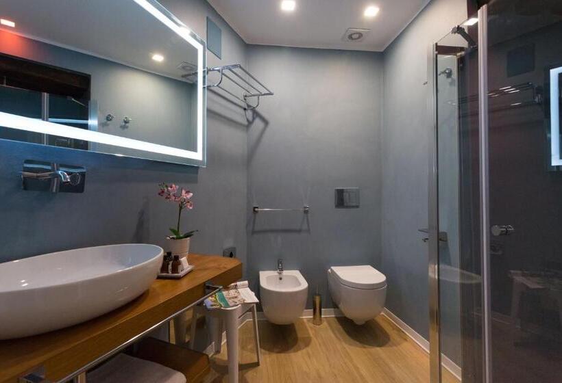 带阳台的豪华间, Bellaroto Suite & Spa