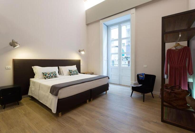 سوییت جونیور با بالکن, Bellaroto Suite & Spa